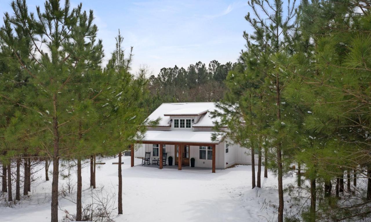 Вілла Bella Luna Cabin - Cozy Farmhouse Cabin, Private Deck, Swing Set, Fire Pit, Hot Tub Брокен-Боу Екстер'єр фото