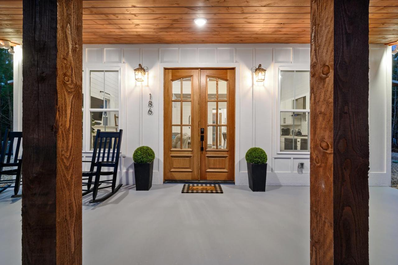 Вілла Bella Luna Cabin - Cozy Farmhouse Cabin, Private Deck, Swing Set, Fire Pit, Hot Tub Брокен-Боу Екстер'єр фото